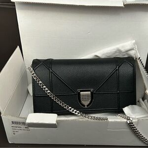 Diorama wallet on chain